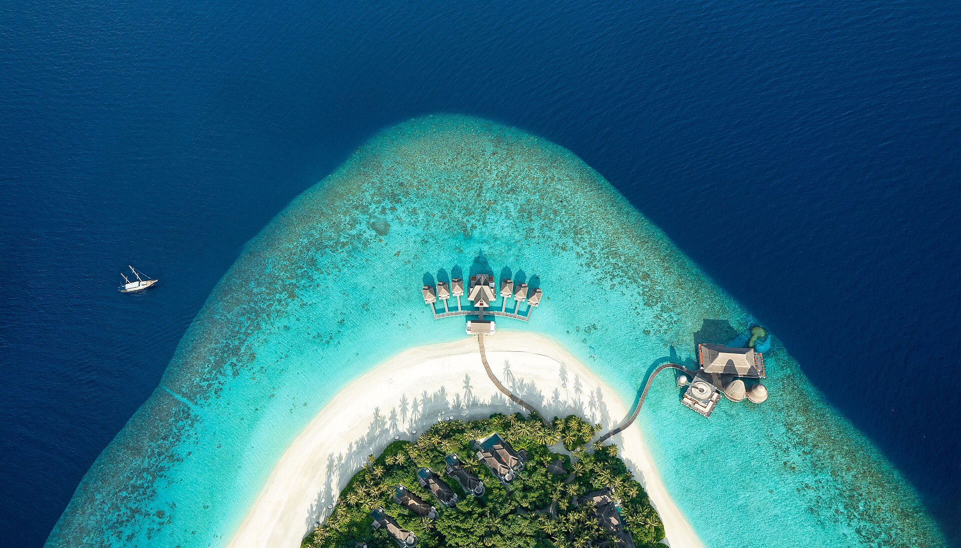 Maldives overwater villa lagoon