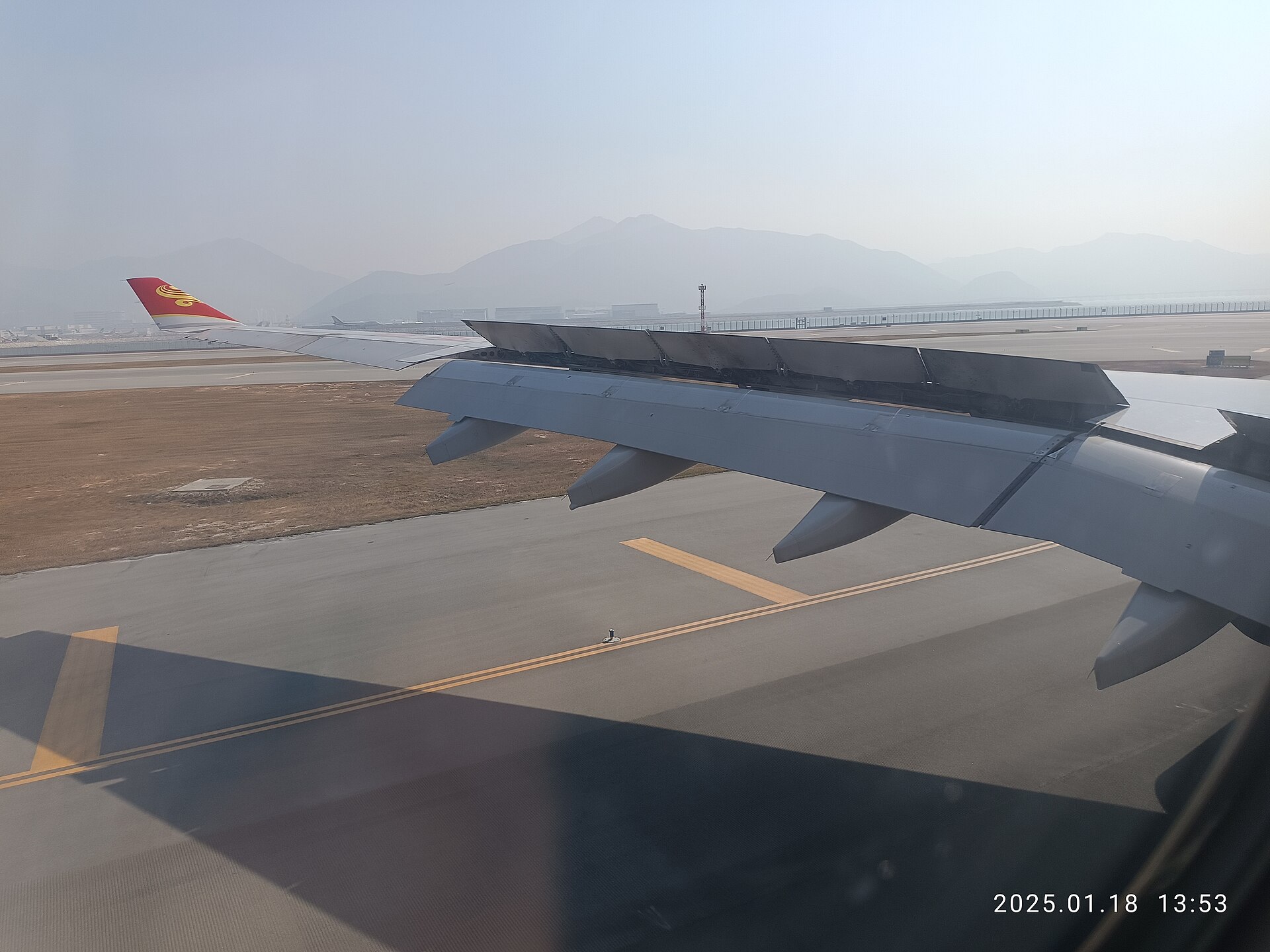 aircraft landing Hong Kong