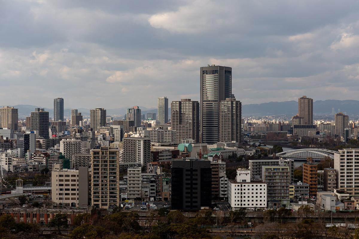 Osaka castle skyline