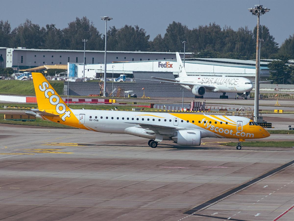 Changi airport aircraft gate